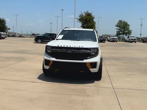 Used 2026 Ford Expedition Tremor AWD/4WD image 3