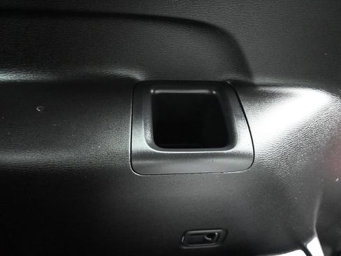 Used 2025 Mitsubishi Outlander AWD image 41