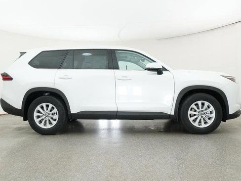 New 2026 Toyota Grand Highlander FWD image 27