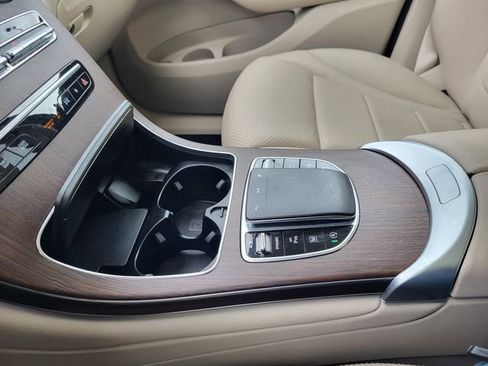 Used 2022 Mercedes-Benz GLC 300 4MATIC image 25