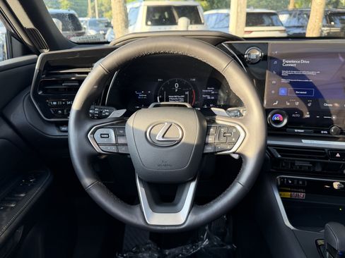Certified 2026 Lexus TX 350 AWD w/ Technology Package image 32