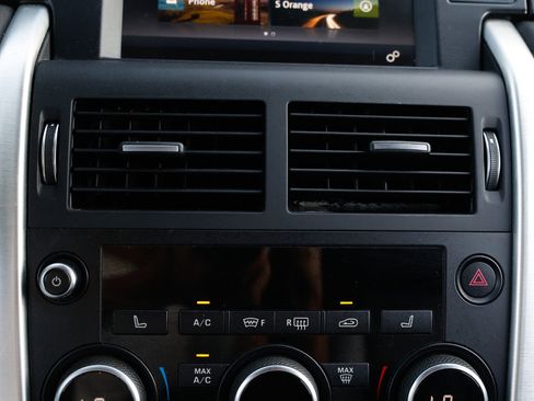 Used 2017 Land Rover Discovery Sport HSE image 33