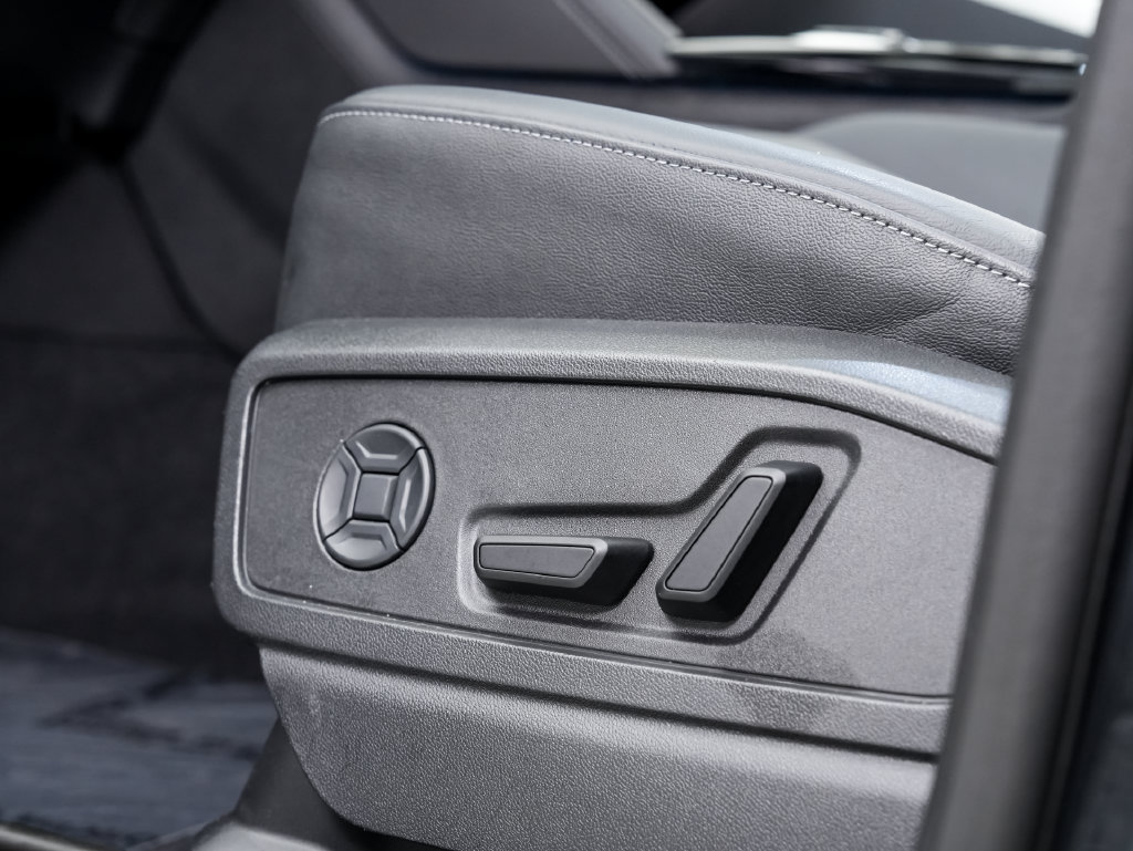 Used 2025 Audi Q5 Premium AWD/4WD image 10