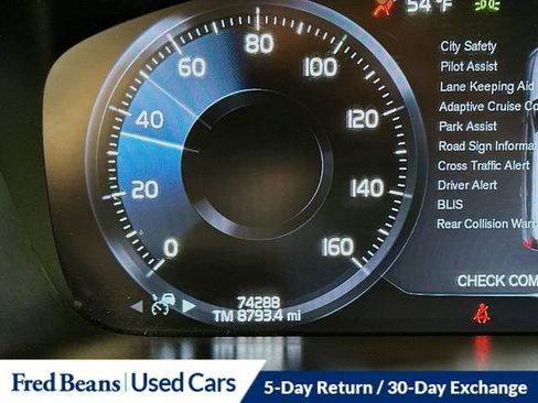 Used 2020 Volvo XC90 T6 Momentum w/ Protection Package image 13
