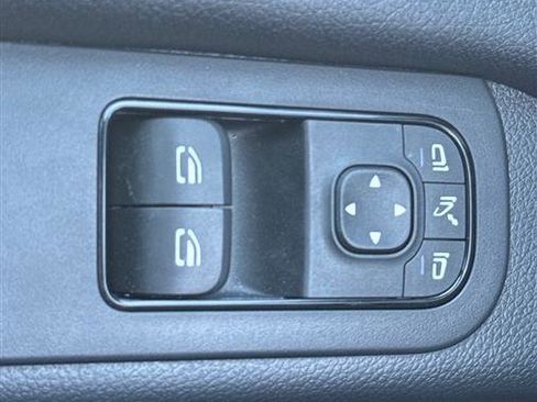 Used 2022 Mercedes-Benz Sprinter 2500 image 25