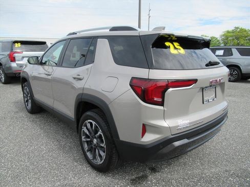 Used 2025 GMC Terrain Elevation w/ Elevation Premium Package AWD/4WD image 4