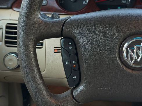 Used 2007 Buick Lucerne CX image 16