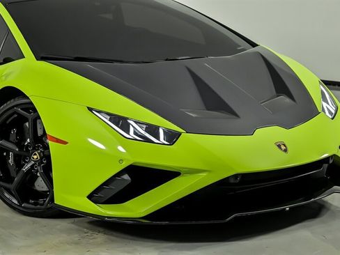 Used 2022 Lamborghini Huracan EVO RWD image 3