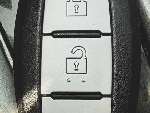 Used 2018 Nissan Pathfinder S AWD/4WD image 5