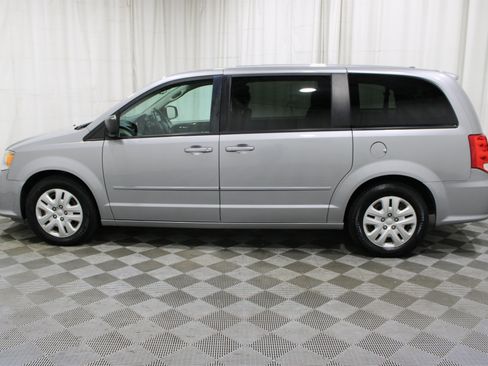 Used 2017 Dodge Grand Caravan SE w/ Power Window Group FWD image 27
