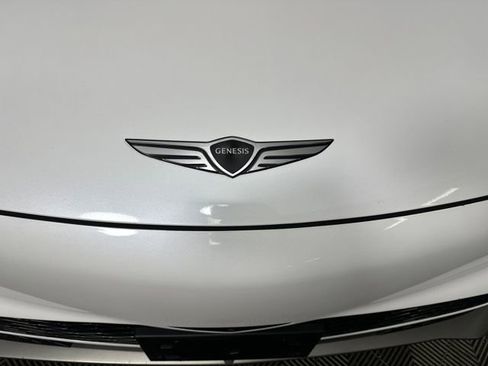 Used 2023 Genesis GV60 Advanced image 9