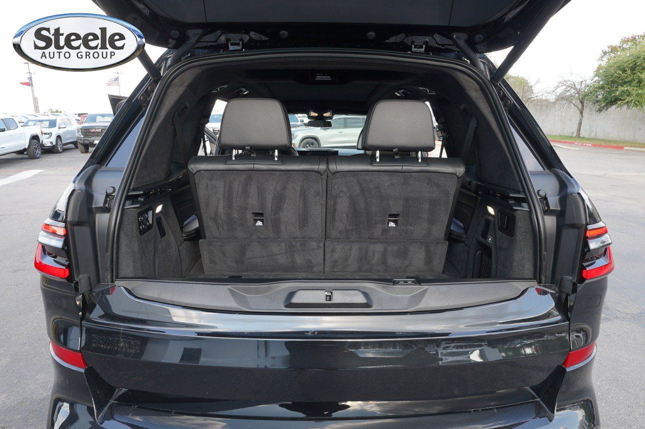 Used 2024 BMW X7 xDrive40i w/ M Sport Package AWD/4WD image 31