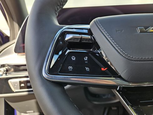 New 2026 Cadillac Lyriq V image 32