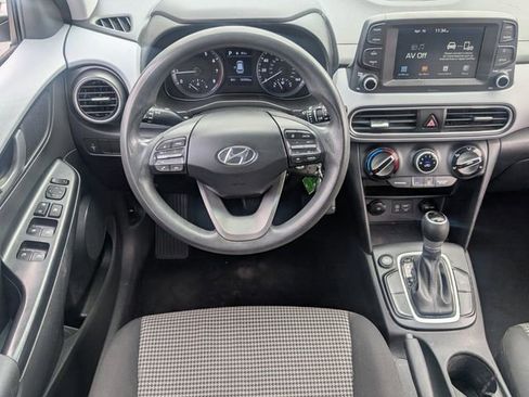 Used 2019 Hyundai Kona SE image 12