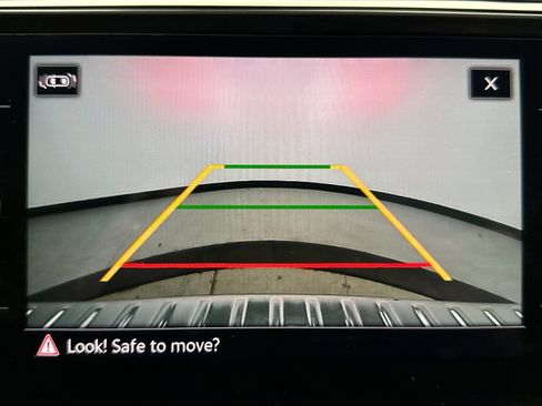 Used 2024 Volkswagen Tiguan SE image 15