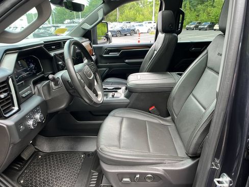 Used 2024 GMC Sierra 2500 Denali w/ Denali Reserve Package AWD/4WD image 9