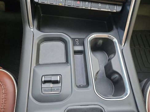 Used 2024 GMC Sierra 3500 Denali Ultimate image 11