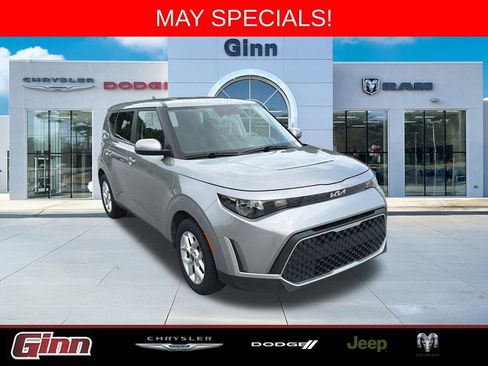 Used 2023 Kia Soul LX w/ LX Technology Package FWD image 1