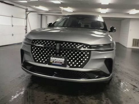 Used 2024 Lincoln Nautilus Reserve w/ Equipment Group 202A AWD/4WD image 3