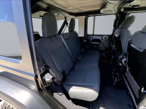 Certified 2025 Jeep Wrangler Unlimited Rubicon w/ Convenience Group AWD/4WD image 18