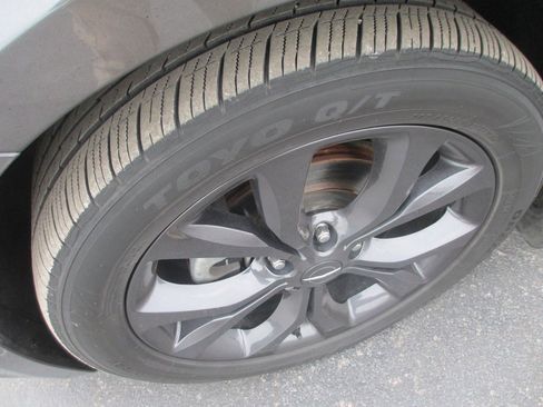 Used 2019 Chrysler Pacifica Touring-L Plus w/ Advanced Safetytec Group image 11