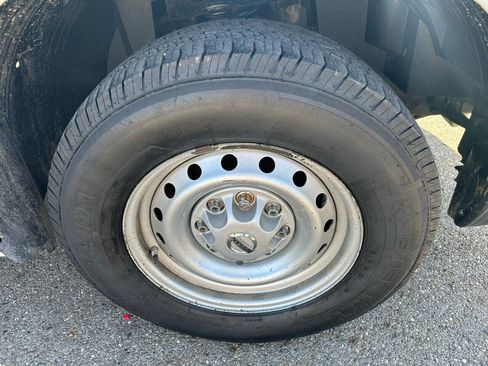 Used 2020 Nissan NV 2500 S image 25