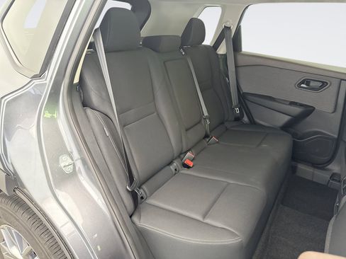 Used 2023 Nissan Rogue S AWD/4WD image 17