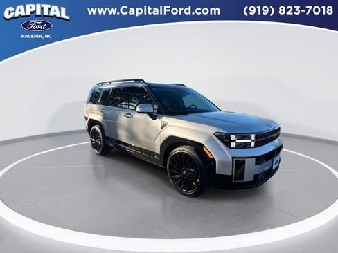 Used 2024 Hyundai Santa Fe Calligraphy w/ Tow & Go Package image 2