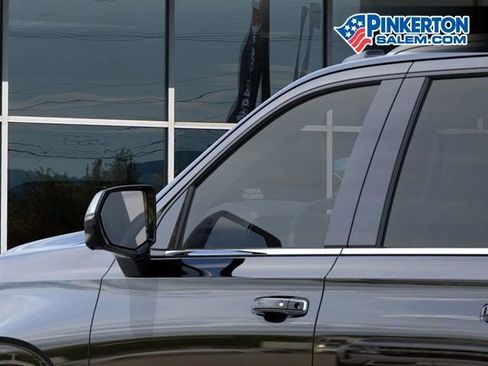 New 2026 Chevrolet Suburban Premier image 12