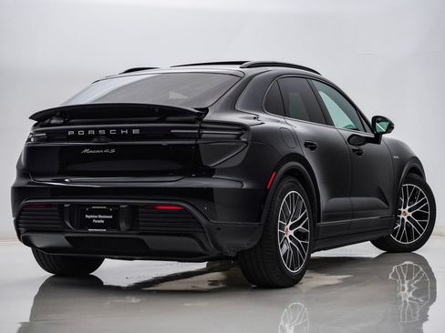 Certified 2025 Porsche Macan 4S Electric AWD/4WD image 11