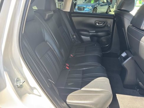 Used 2023 Honda HR-V EX-L image 9