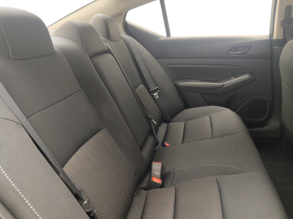 Used 2025 Nissan Altima 2.5 SV FWD image 19