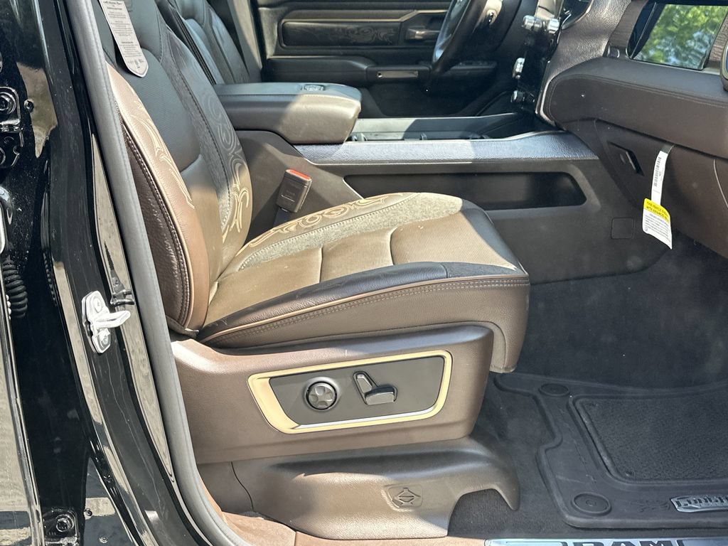 Used 2025 RAM 1500 Limited AWD/4WD image 14