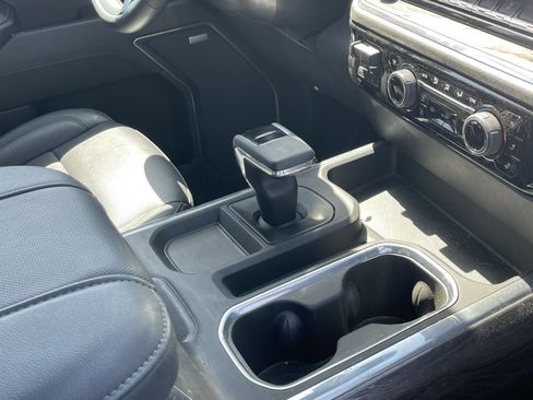 Used 2025 Chevrolet Silverado 1500 LTZ AWD/4WD image 9