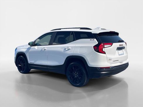 Used 2023 GMC Terrain SLE w/ Elevation Edition FWD image 5