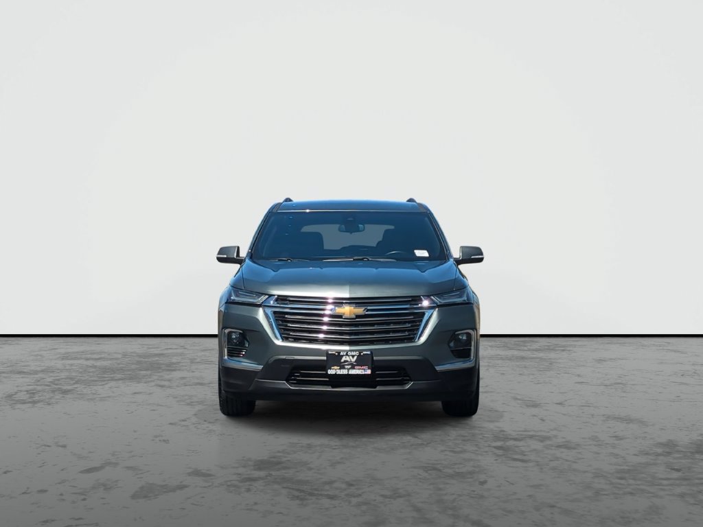 Used 2023 Chevrolet Traverse LT FWD image 3