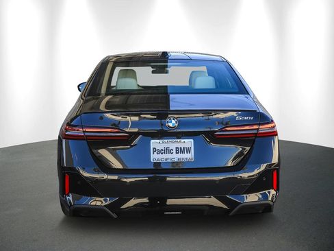 Used 2026 BMW 530i w/ M Sport Package RWD image 5