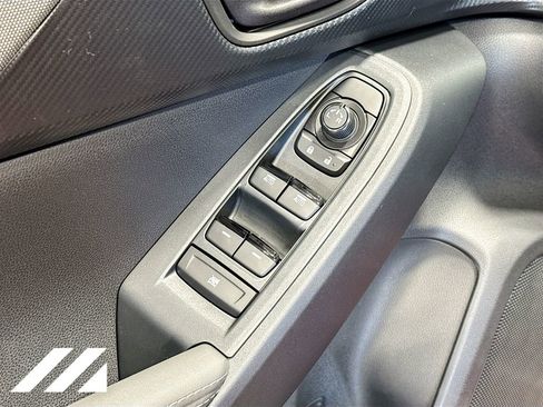 Used 2025 Subaru Crosstrek 2.0i Premium image 18
