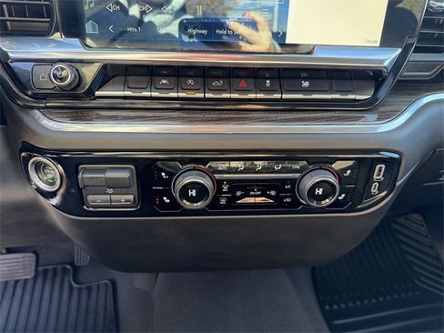 Used 2024 Chevrolet Silverado 1500 LT image 26