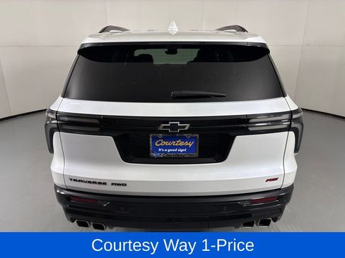 Used 2024 Chevrolet Traverse RS w/ LPO, Floor Liner Package AWD/4WD image 9