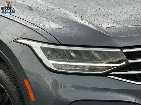 Used 2022 Volkswagen Tiguan SE w/ Panoramic Sunroof Package AWD/4WD image 9