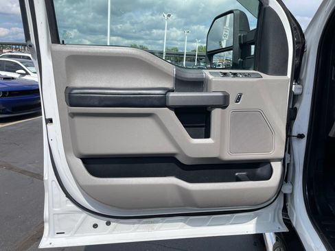 Used 2017 Ford F250 XLT AWD/4WD image 11
