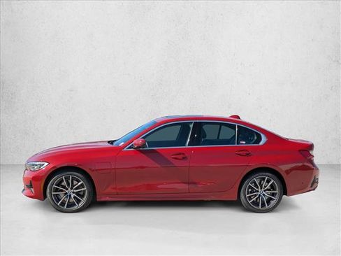 Used 2021 BMW 330e xDrive w/ Executive Package image 9