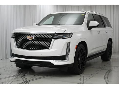 Used 2022 Cadillac Escalade Premium Luxury w/ Performance Package image 4