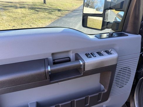 Used 2016 Ford F250 XLT w/ XLT Value Package image 15