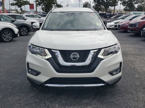 Certified 2019 Nissan Rogue SV image 2