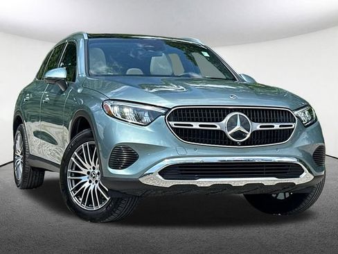 Used 2026 Mercedes-Benz GLC 300 4MATIC image 2
