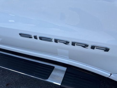 Used 2022 GMC Sierra 1500 SLT w/ SLT Convenience Package image 14