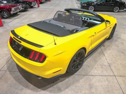 Used 2016 Ford Mustang GT Premium w/ Equipment Group 401A RWD image 17