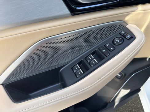 Certified 2023 Acura MDX FWD w/ Technology Package image 18